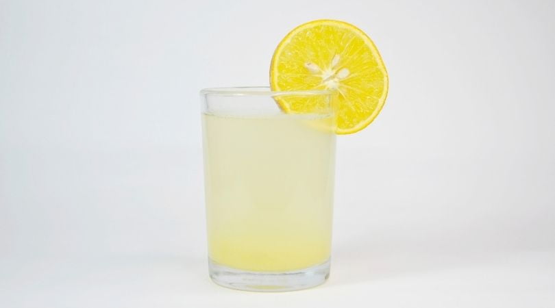 25 Dinge, die deinem Körper passieren, wenn du jeden Tag Zitronenwasser trinkst