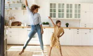 Harvard-Psychologen enthüllen: Eltern, die „gute“ Kinder großziehen, tun diese 5 Dinge…