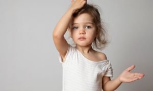 Die Wissenschaft erklärt, wie kleine Notlügen unseren Kindern schaden können