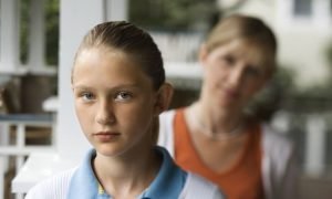 Narzisstische Mutter folgen für Tochter: Wie sich das narzisstische Verhalten einer Mutter langfristig auf ihre Töchter auswirken kann