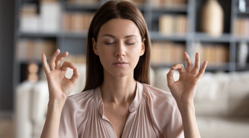 Höre auf, dich darüber zu beschweren, „zu beschäftigt“ zu sein – bewältige deinen Stress noch heute mit diesen 5 kleinen Übungen