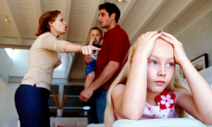 Ein Psychotherapeut verrät die 7 größten Erziehungsfehler, die das Selbstvertrauen und Selbstwertgefühl von Kindern zerstören