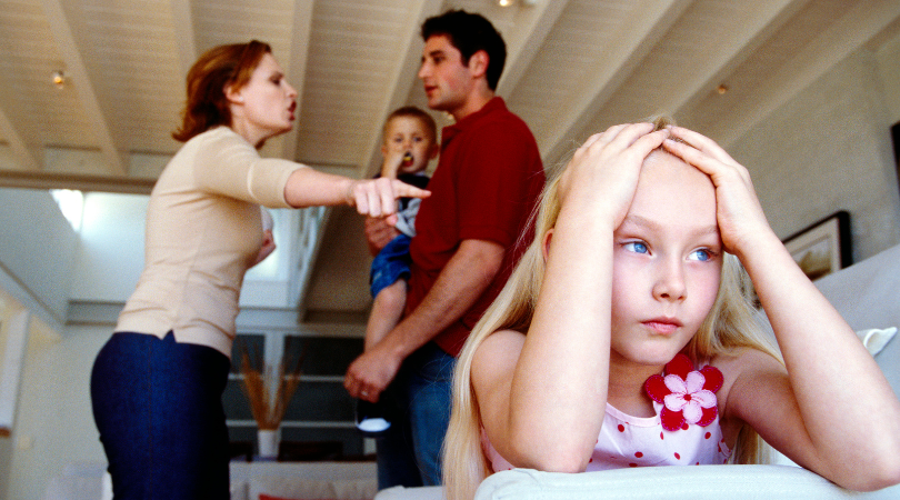 Ein Psychotherapeut verrät die 7 größten Erziehungsfehler, die das Selbstvertrauen und Selbstwertgefühl von Kindern zerstören