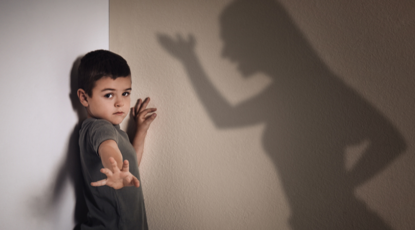Eltern schikanieren Kind: Dies sind 4 Anzeichen dafür, dass du deine Kinder mobbst
