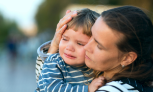 Montessori-Techniken, die helfen können, mit der Wut deines Kindes umzugehen