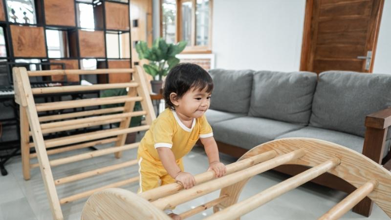Montessori-Spielzeug - Kletterdreieck