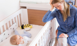9 unbeabsichtigte Fehler, die den Schlaf deines Babys stören können