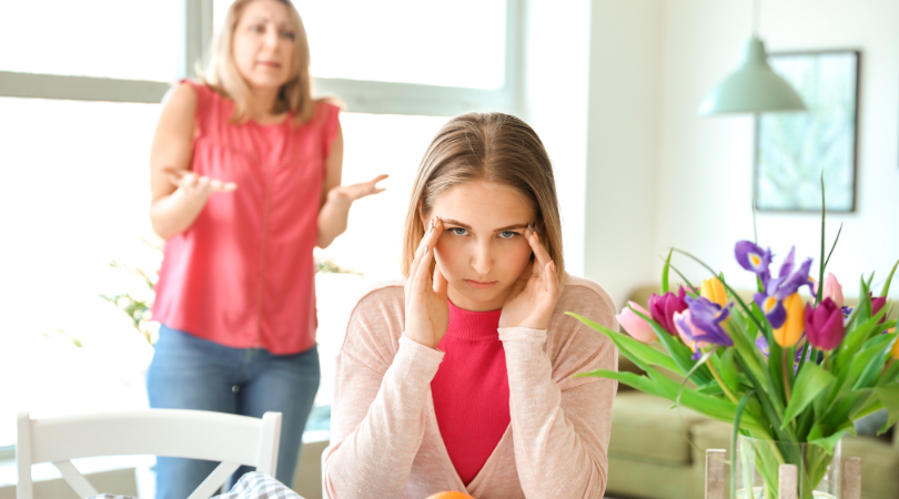 7 Verhaltensweisen von Müttern, die sich negativ auf die Beziehungen ihrer Kinder auswirken können