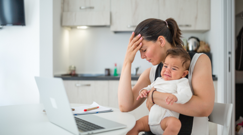 Mutter Burnout: Symptome, Ursachen und wie man sich davon erholt