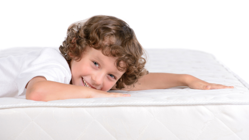 Wann hören Kleinkinder tagsüber zu schlafen? Zeichen und Tipps, um damit umzugehen