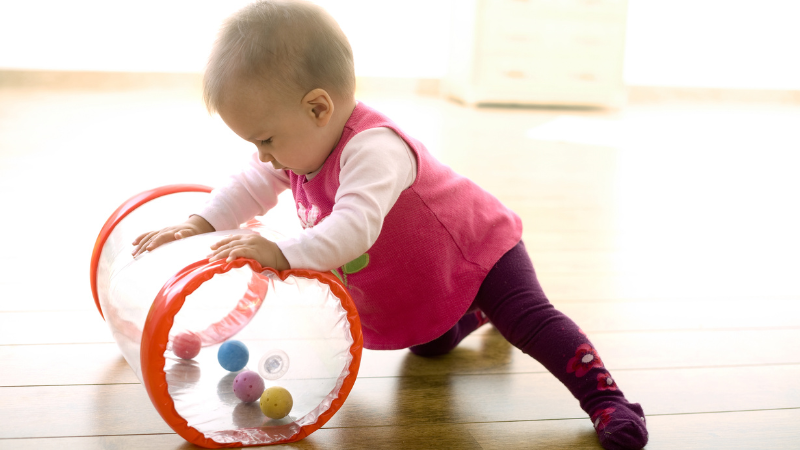 10 Gehirnfördernde Spiele für Babys