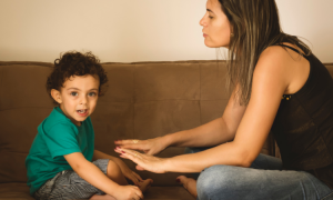 7 Sätze, um die Frustration bei Kleinkindern zu zerstreuen