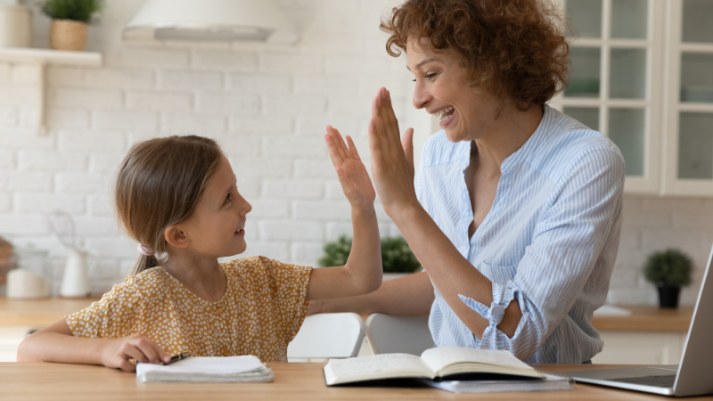 Ein besserer Weg, deinen Kindern „gut gemacht“ zu sagen: Wie du deine Kinder lobst