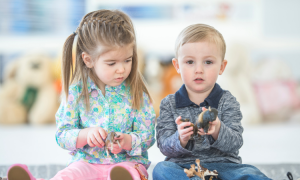 Montessori zu Hause: Warum wir Kinder nicht zum Teilen zwingen