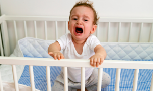 Kind nachts schreiend aufwachen: Warum dein Baby oder Kleinkind nachts schreiend aufwacht