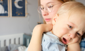 Nachtschreck Kind: Warum sie auftreten und was man dagegen tun kann
