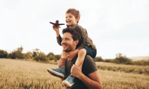 Vater als Vorbild: 10 Dinge, die Väter niemals vor ihren Kindern tun sollten