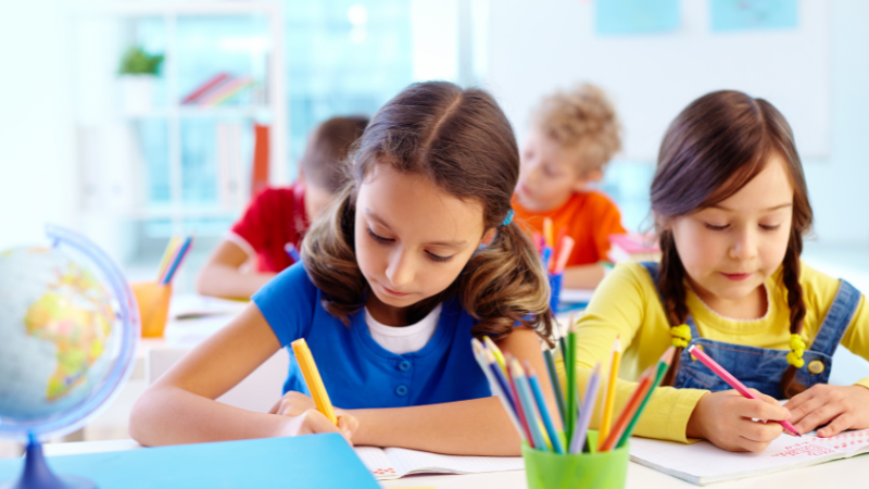 Besser konzentrieren in der Schule: Hilf deinem Kind mit diesen 4 Strategien, sich in der Schule zu konzentrieren