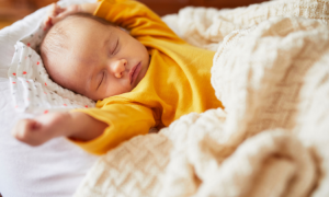 Wie weißes Rauschen deinem Baby beim Einschlafen helfen kann
