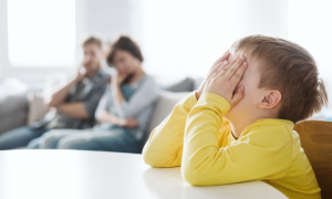 Negatives Verhalten bei Kindern: Was du über das negative Verhalten deines Kindes wissen musst