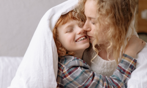 7 Dinge, die deine Kinder täglich von dir sehen müssen, damit sie sich geliebt fühlen