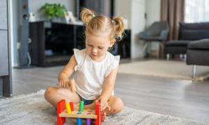 Montessori zu Hause: Lerne 7 Möglichkeiten, wie du deinem Kind beibringen kannst, ein Problemlöser zu werden