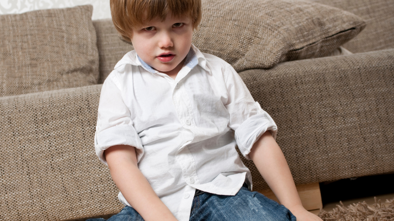 Wenn Kinder schmollen: 7 hilfreiche Tipps, um mit einem schmollenden Kind umzugehen