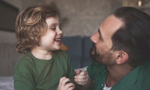 Eltern, die erfolgreiche Kinder großziehen, benutzen nie diese 5 schädlichen Ausdrücke, sagt ein Kinderpsychologe