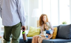 Wie alkoholkranke Väter ihre Töchter beeinflussen