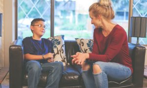 10 Wege, um Vertrauen in Gesprächen mit Ihren Kindern aufzubauen und ihnen zu helfen, sich zu öffnen