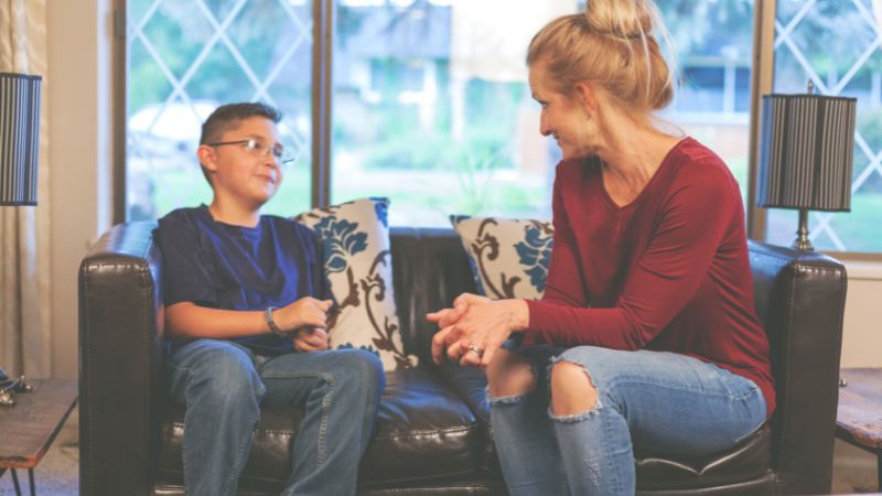 10 Wege, um Vertrauen in Gesprächen mit Ihren Kindern aufzubauen und ihnen zu helfen, sich zu öffnen