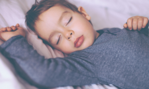 7 bewährte Methoden, um dein Kind ohne Theater zum Mittagsschlaf zu bringen