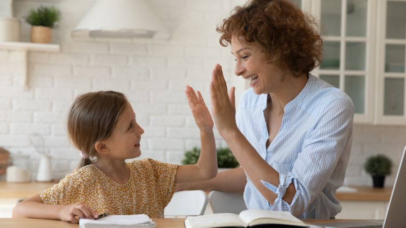 Eine bessere Art, Ihre Kinder zu loben: Beispiele für richtiges Lob
