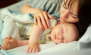 Warum kämpfen Babys gegen den Schlaf und die Lösung, die du brauchst